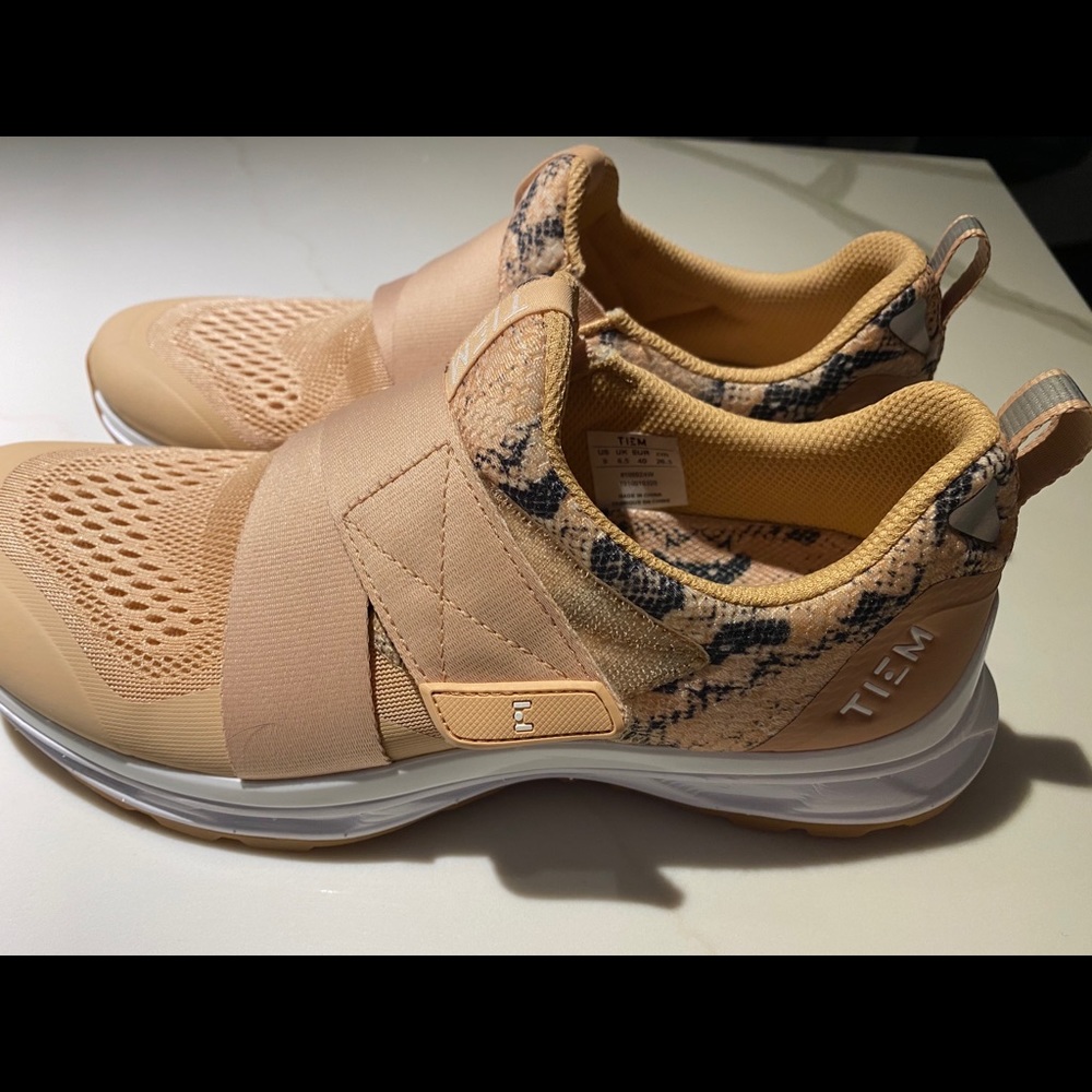Time Cycling Shoes- Size 9- worn once!